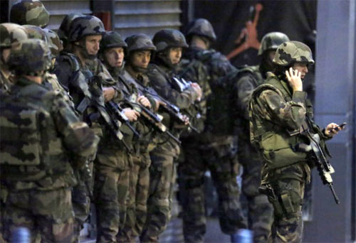 Francia: Tres muertos en Saint Denis en una operación antiterrorista